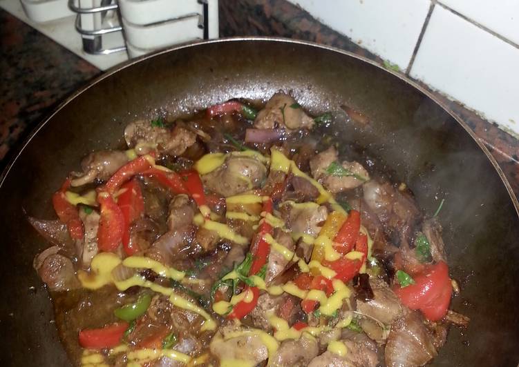 chicken liver and giblets with sweet peppers and mustard