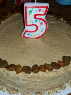 A picture of Doggie Birthday Cake.