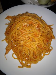 Una foto de Espaguetis con sobras de pollo  receta de aprovechamiento
