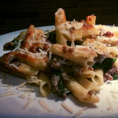 A picture of 5 ingredient penne bake.