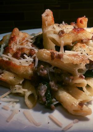 A picture of 5 ingredient penne bake.