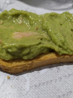 Una foto de Tostada de guacamole