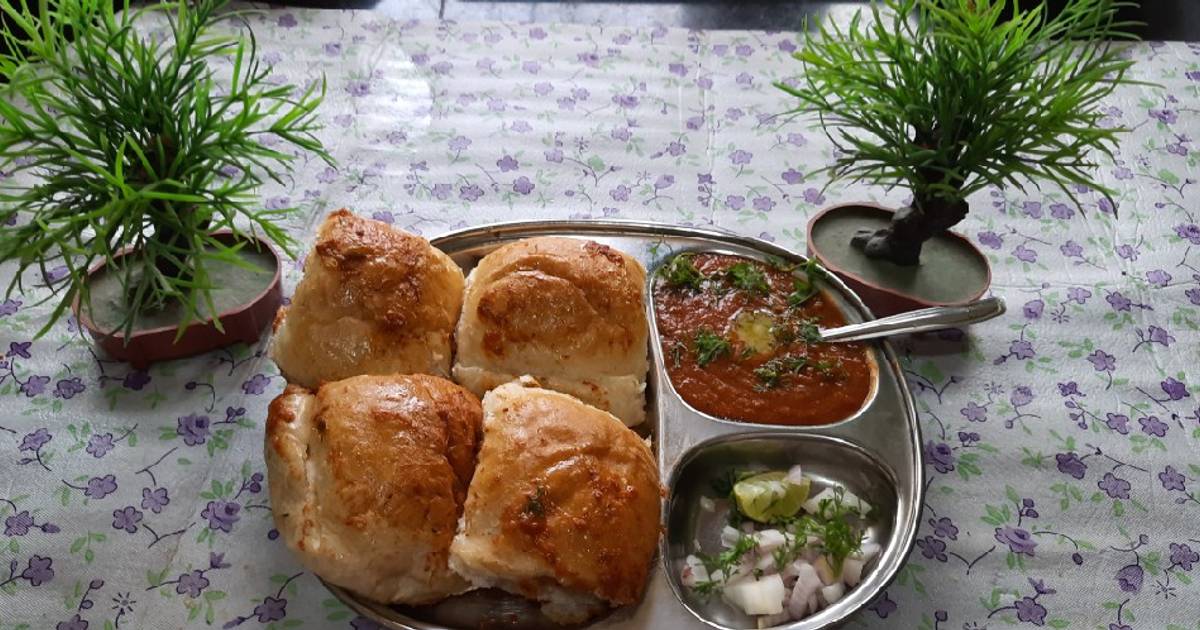 Winter Vegetables Mumbai Style Spicy Masala Pav Bhaji Recipe By Varsha Narayankar Cookpad 2185