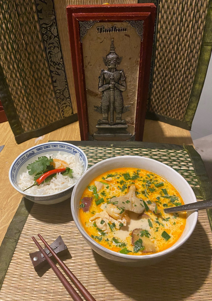 Tom Kha leves (Thai kókuszleves) csirkével és/vagy garnélával recept fotója
