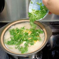 A picture of Soup Tilapia Fish with white radish & Eggs Kantonis style.