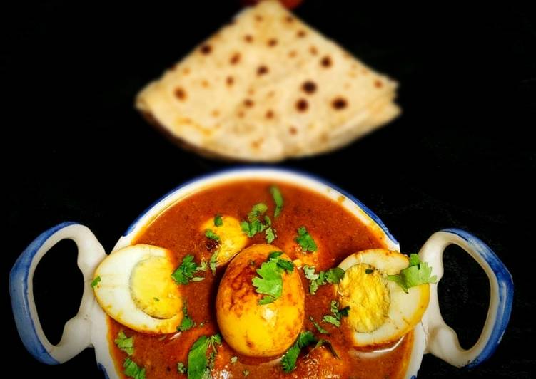 Kollhapuri Egg Curry
