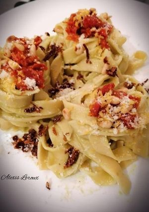 Une photo de Tagliatelles fraîches à la crème d'avocat