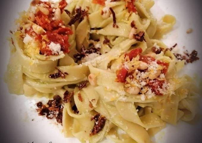 Tagliatelles fraîches à la crème d'avocat