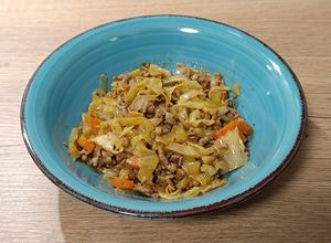 Foto principal de Repollo salteado con carne picada