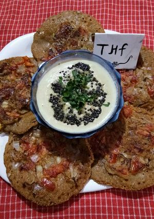 A picture of Masala oats uttapam.