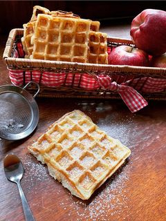 Une photo de ☆Gaufres aux Pommes et Caramel au beurre salé☆