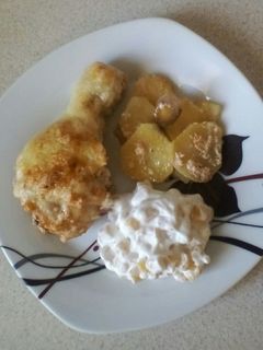 Tejfölös, sajtos csirkecomb (tejfölben sült csirkecomb) recept fotója