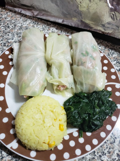 Una foto de Taquitos de col con atún