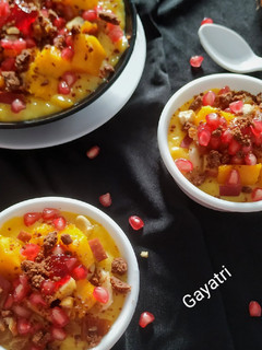फ्रूट्स कस्टर्ड (Fruits custard recipe in Hindi) रेसिपी मुख्य फोटो