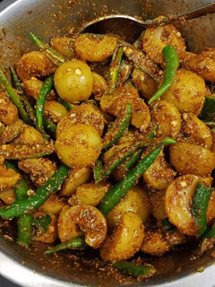आंवला और हरी मिर्च का अचार (Amla aur hari mirch ka achar recipe in hindi) रेसिपी मुख्य फोटो