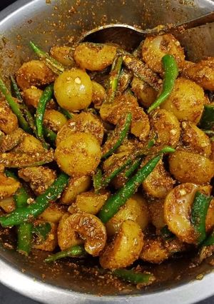 आंवला और हरी मिर्च का अचार (Amla aur hari mirch ka achar recipe in hindi) रेसिपी मुख्य फोटो