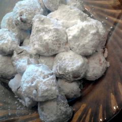 A picture of fried banana snowballs * christmas winter *.