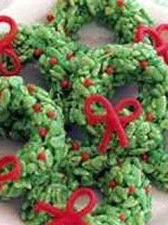 A picture of cruchy cereal wreaths.