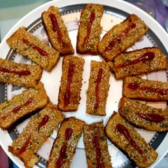 A picture of Sesame finger bread toast.