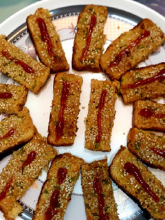 A picture of Sesame finger bread toast.