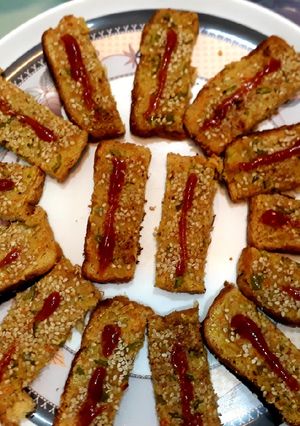 A picture of Sesame finger bread toast.