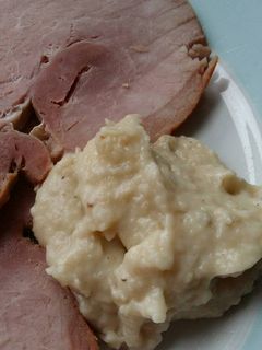 A picture of Vickys Bread Sauce for Roast Dinners, GF DF EF SF NF.