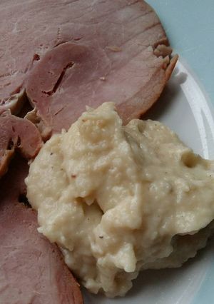 A picture of Vickys Bread Sauce for Roast Dinners, GF DF EF SF NF.