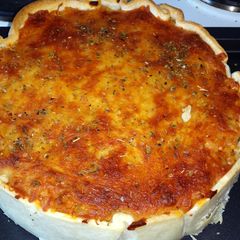 Simple pasta pie A picture of Simple pasta pie.