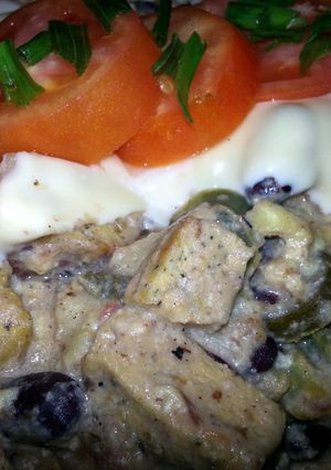 A picture of high protien cheesy chicken.