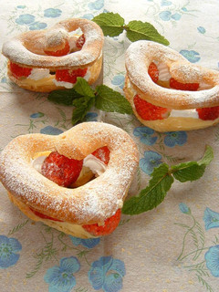 A picture of Strawberry Heart Creme Puffs.