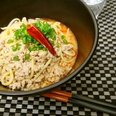 A picture of Dan Dan Noodles with Spaghetti.