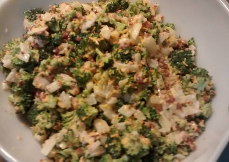 Recipe of Favorite TL's Broccoli Salad