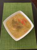 Sopa de sémola y pollo