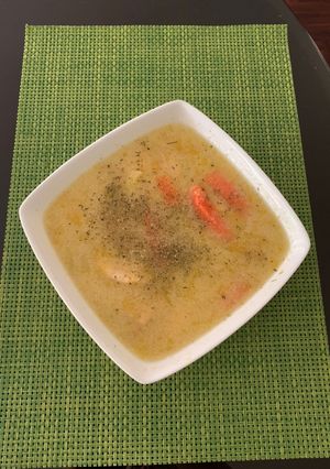 Una foto de Sopa de sémola y pollo