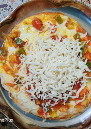 A picture of Veg. Pizza.