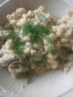 A picture of Creamy avocado and lime pasta salad.