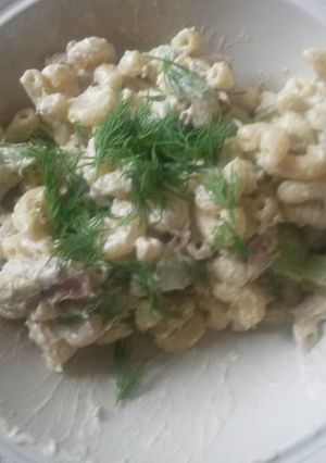 A picture of Creamy avocado and lime pasta salad.