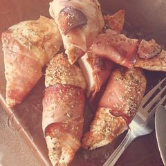 A picture of Smoked Chicken Wrapped In Ham.