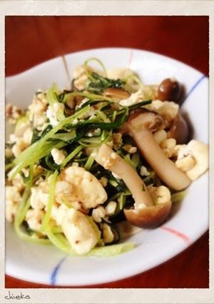 A picture of [Silken Tofu] Stir-Fried Mizuna Greens.