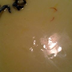 A picture of saffron sauce.