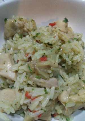Una foto de Guiso de arroz con pollo