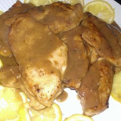 A picture of chicken picatta.