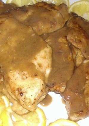 A picture of chicken picatta.