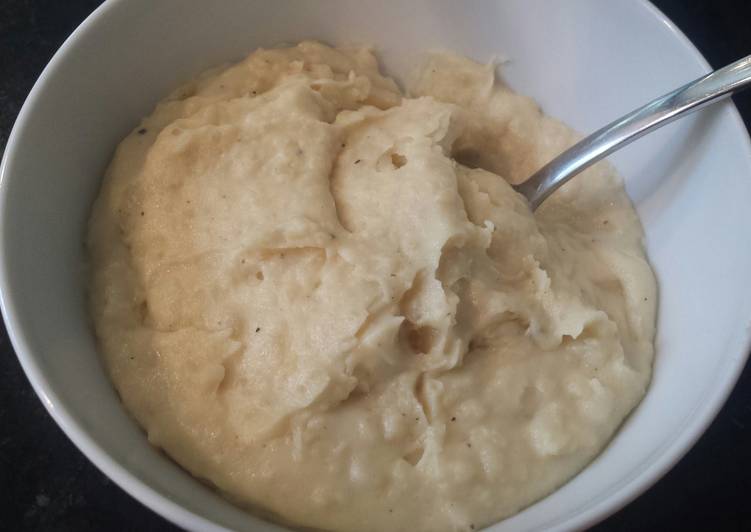 Crock pot garlic mashed potatoes