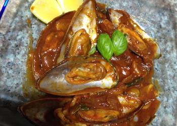 Easy Prepare Recipe Mussels In Tomato Sauce Restaurant Style
