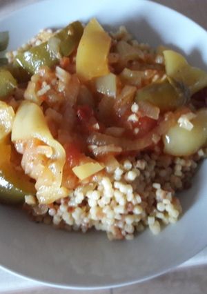 Lecsó tarhonyával recept fotója