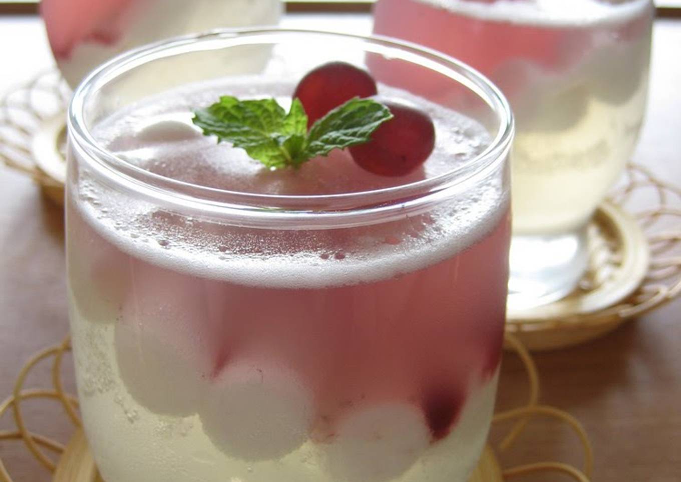 Fluffy and Fizzy Cider Jello