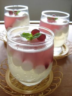 A picture of Fluffy and Fizzy Cider Jello.