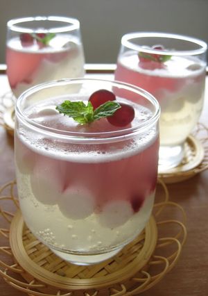 A picture of Fluffy and Fizzy Cider Jello.