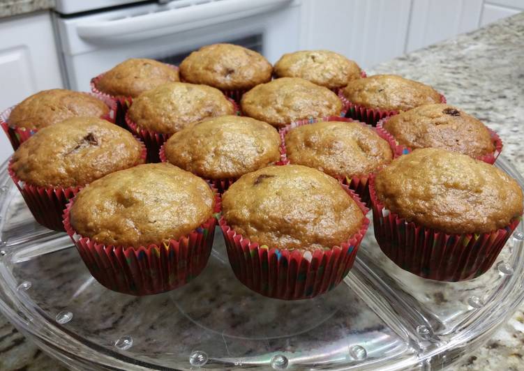 Banana , chocolate chips and walnuts muffin